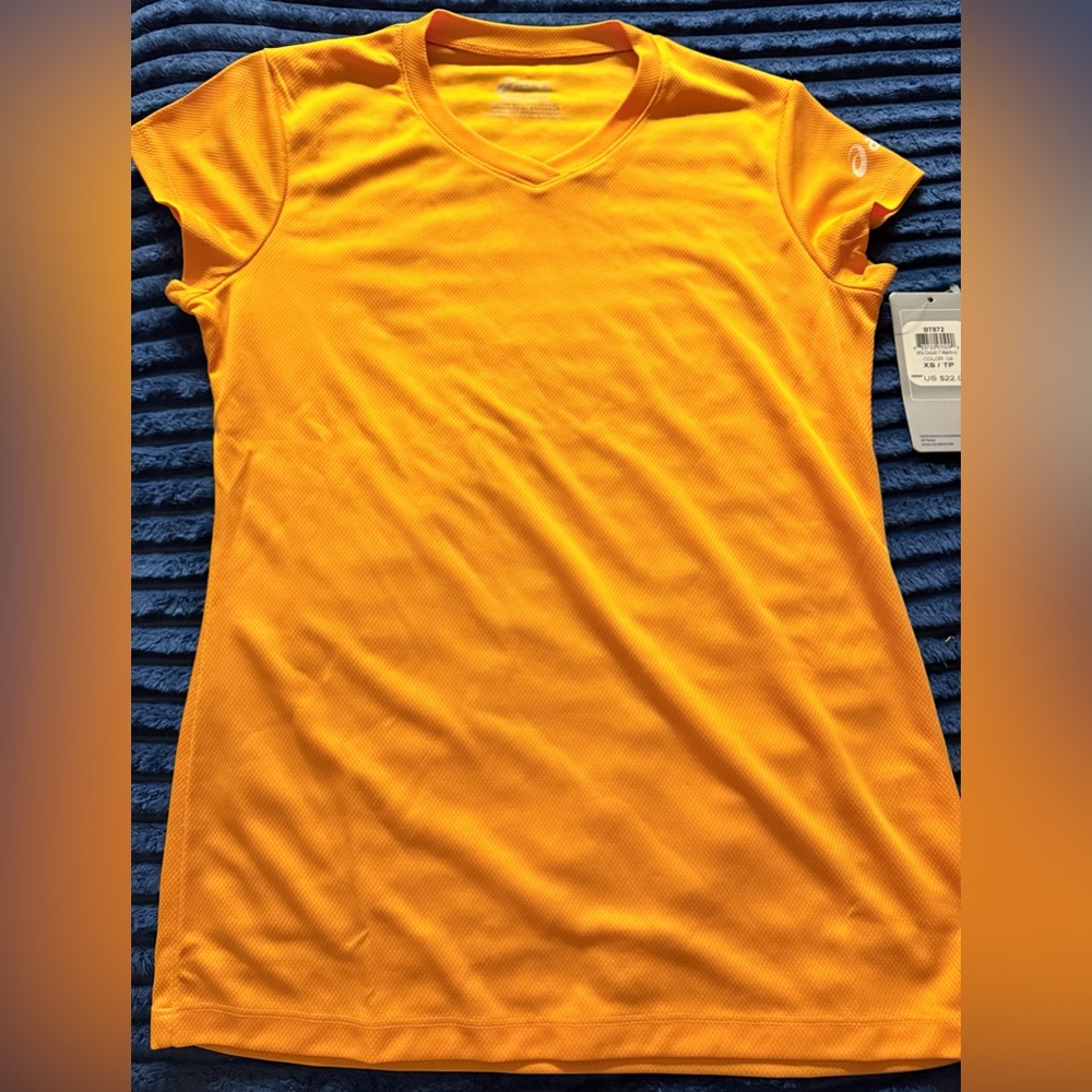 TWO Asics Women's Orange/Yellow & Vivid Lime Circuit 7 Warm-Up Tees